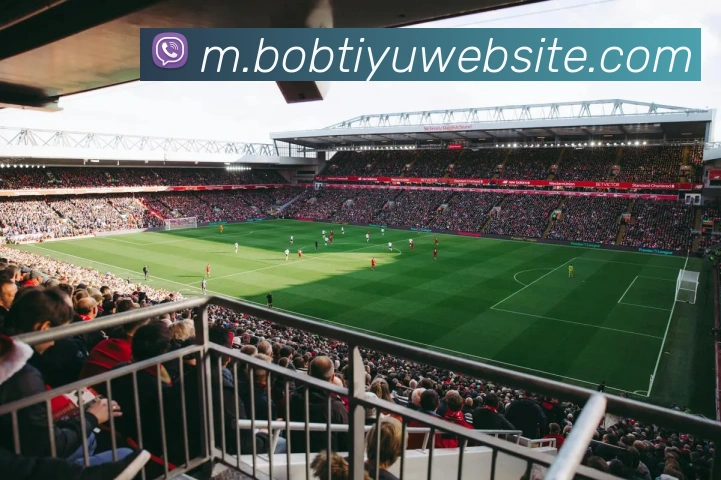 拉亚高度评价助教海因策称其在球队防守中发挥重要作用